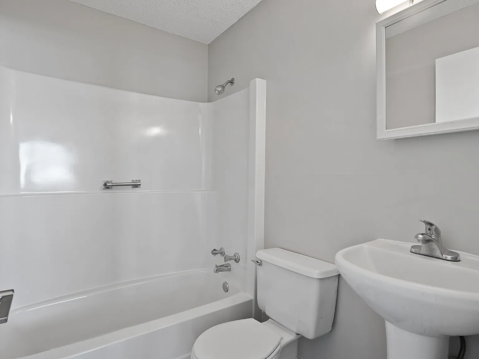 109th Place Apartments — Photo 4