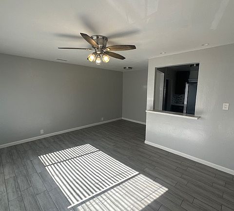 2nd image of 536 E Lexington Ave #536