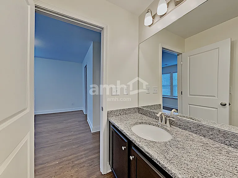 154 Lindridge Dr — Photo 14
