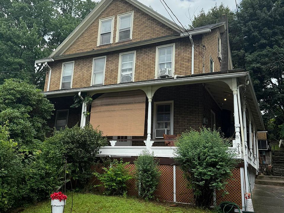 1st image of 219 E Spring St