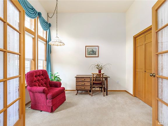 5th image of 5301 Orca Dr NE