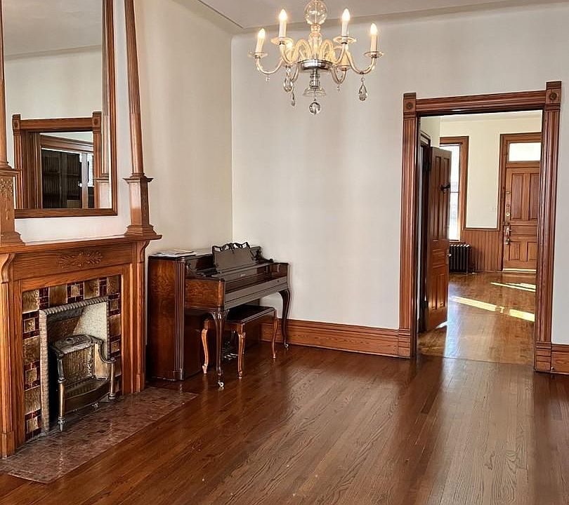 1st image of 2249 W Belmont Ave #2F