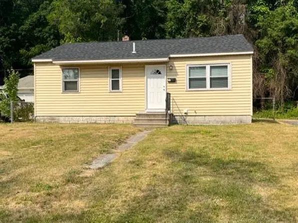 27 Vics Court, Albany, NY 12205