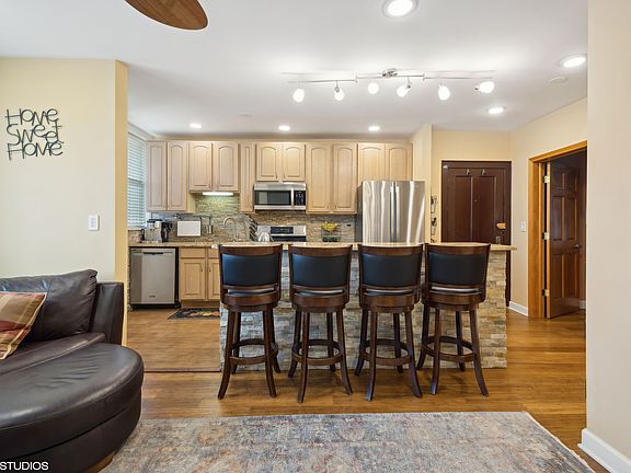 5th image of 6451 N Bell Ave #3N