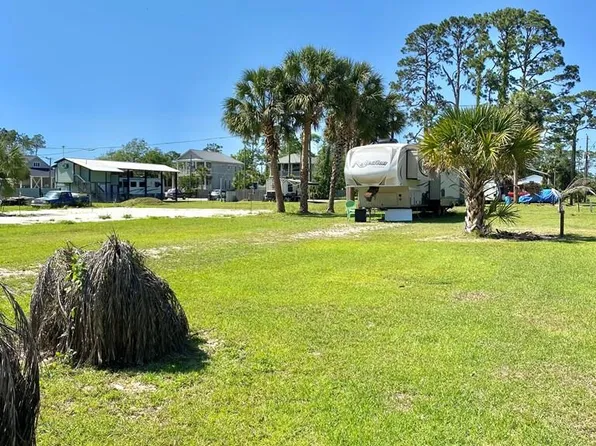 2581 Cherokee St, Port Saint Joe, FL 32456