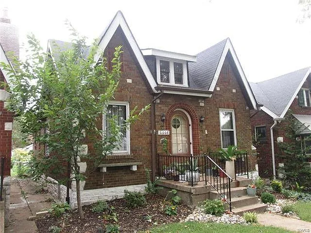 4446 Dewey Ave photo 1