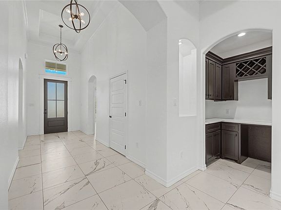 4th image of 118 Amethyst St