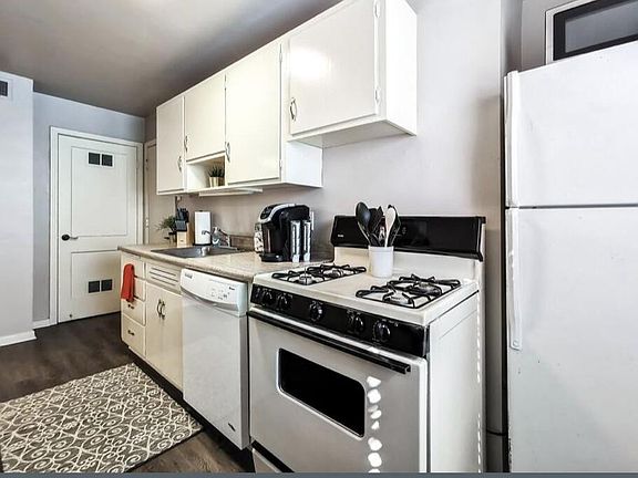 2nd image of 1211 W 45th St