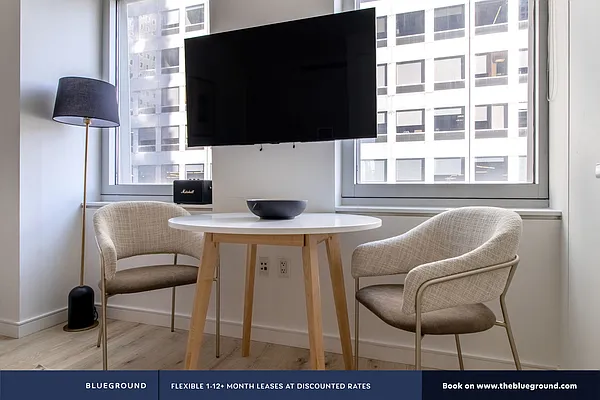 Rented by The Blueground | media 4