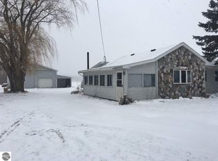2380 E Manor Rd, Au Gres, MI 48703
