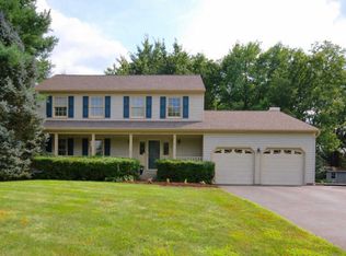 1116 Sugar Maple Ln, Herndon, VA 20170