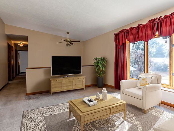 3rd image of 213 Bay Meadows Dr