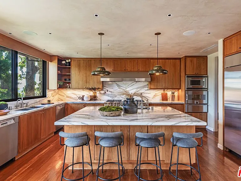 400 Toyopa Dr — Photo 12