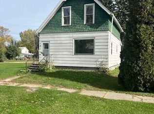 210 Hubbard St, Reynolds, ND 58275