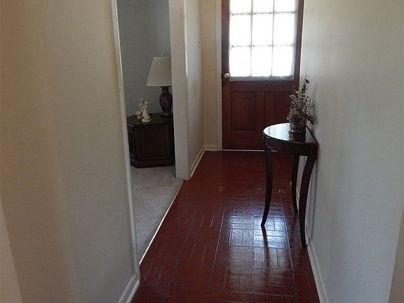 4th image of 3229 SW 33rd Ct