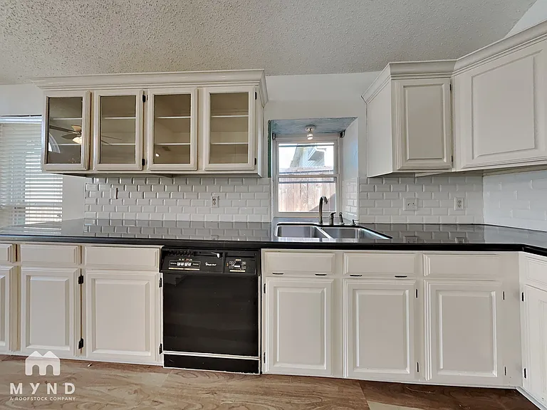 951 Freshwood Ct — Photo 8