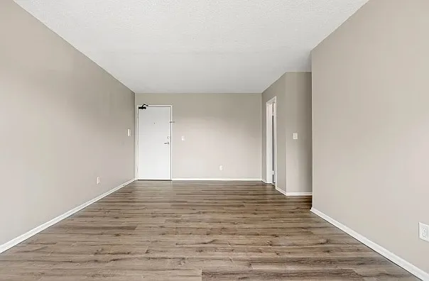 Granite City Apartments — Photo 4