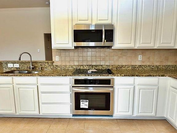 5th image of 3120 Hoffman Dr
