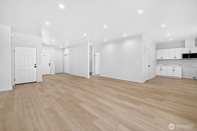 4th image of 309 Olivia Street