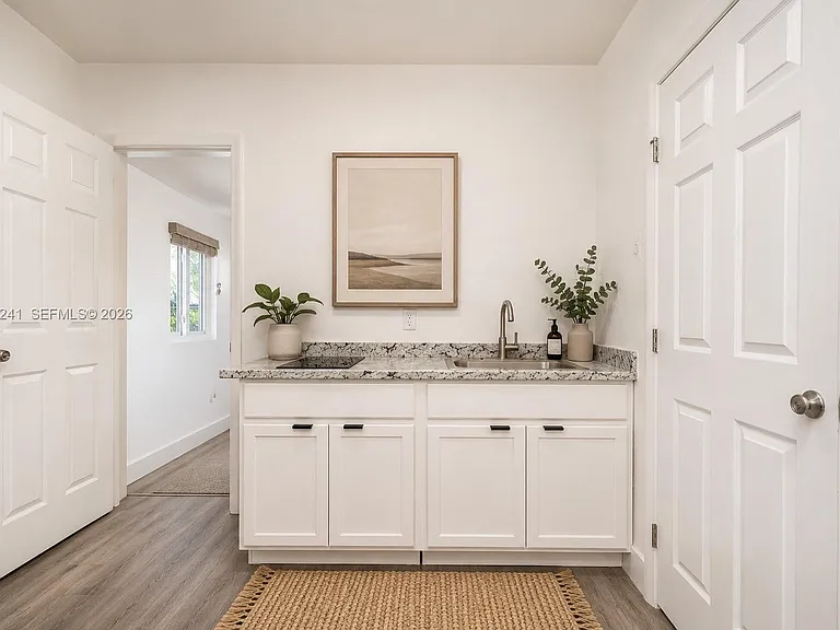 1530 NW 47th Ave #1 — Photo 5