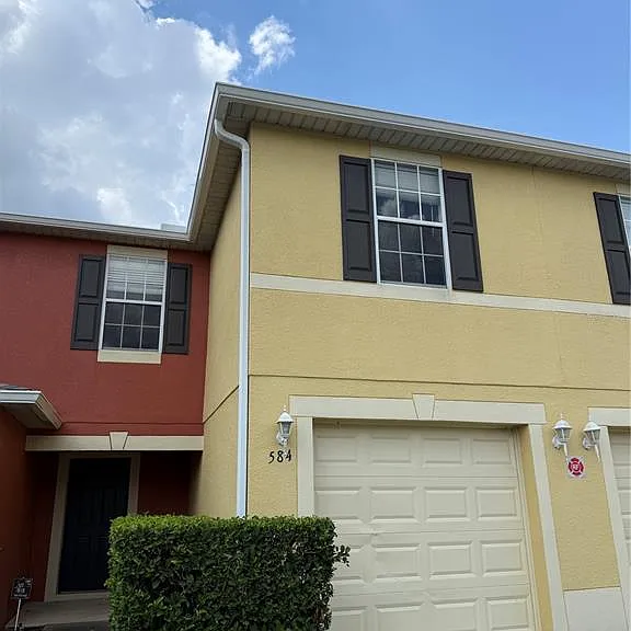 584 Cresting Oak Cir #22 — Photo 1