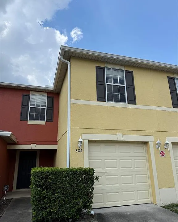 584 Cresting Oak Cir #22