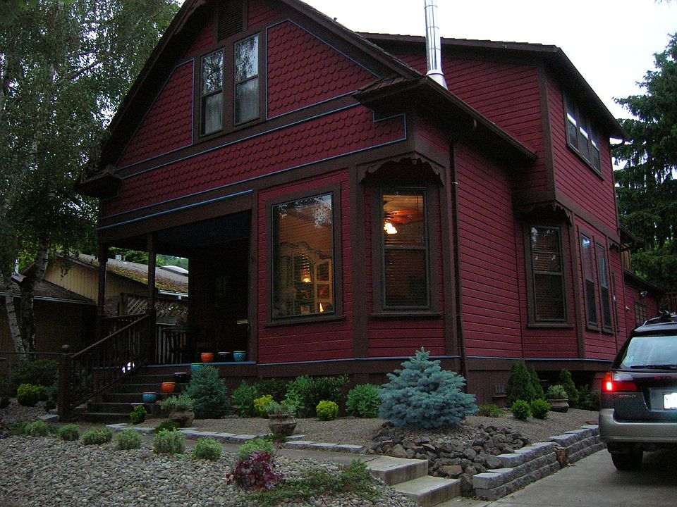 Charming 1900 Victorian