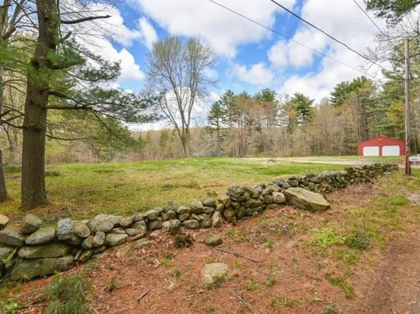 17 Fort Hill Rd, Webster, MA 01570