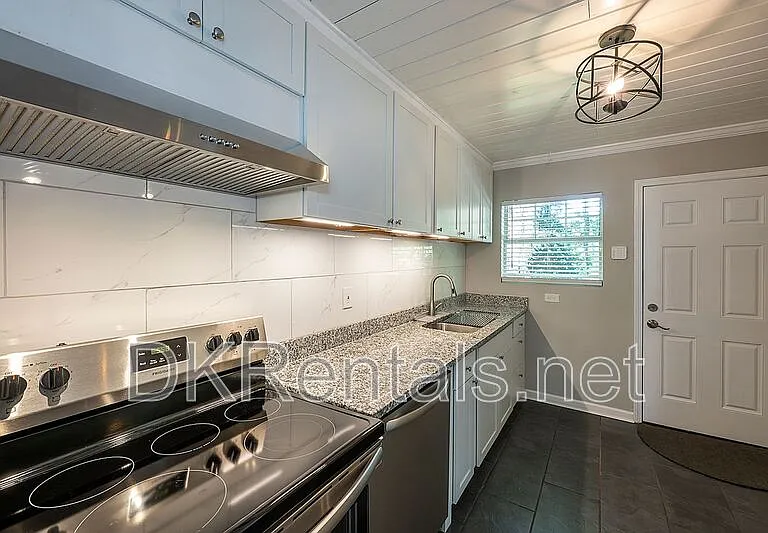 2874 Blount St — Photo 19