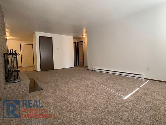 3rd image of 924 NE 21st Ave