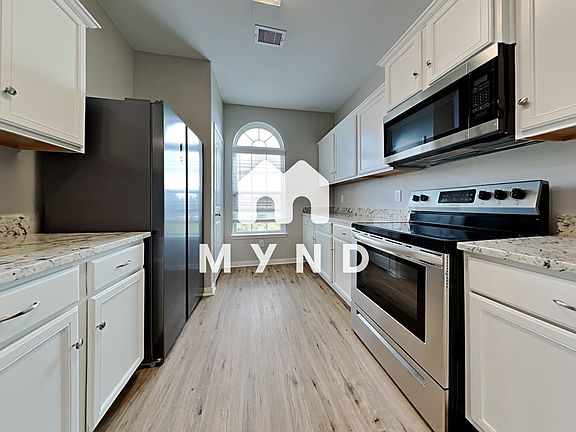 3rd image of 2901 Seacrest Ln