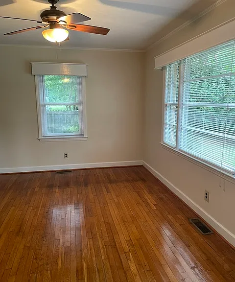 1208 W Pearsall St — Photo 11
