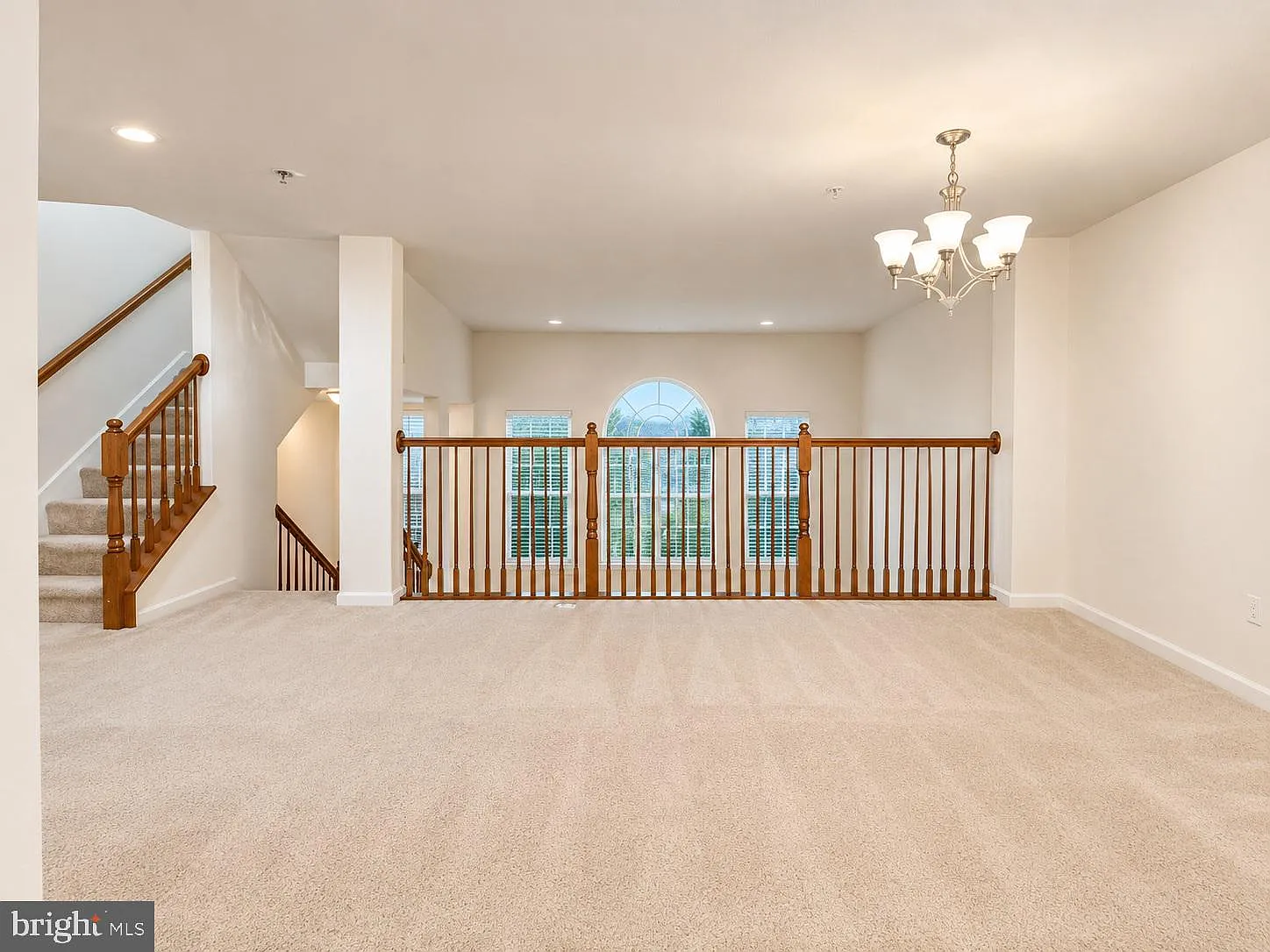 3 bed, 2.5 bath, 2328 sqft, $3,000 — Photo 4