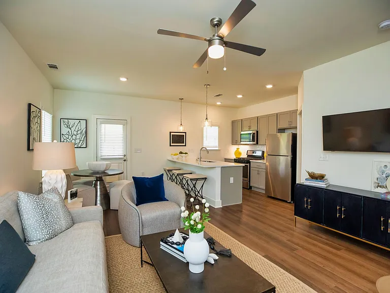 4260 Brevard Blvd — Photo 23