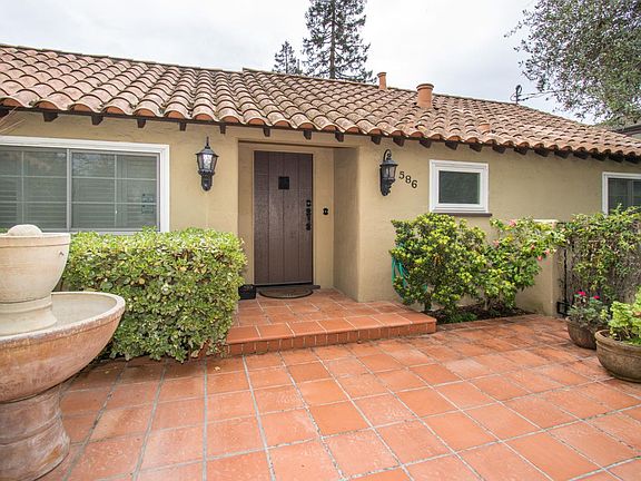 4th image of 586 N California Ave