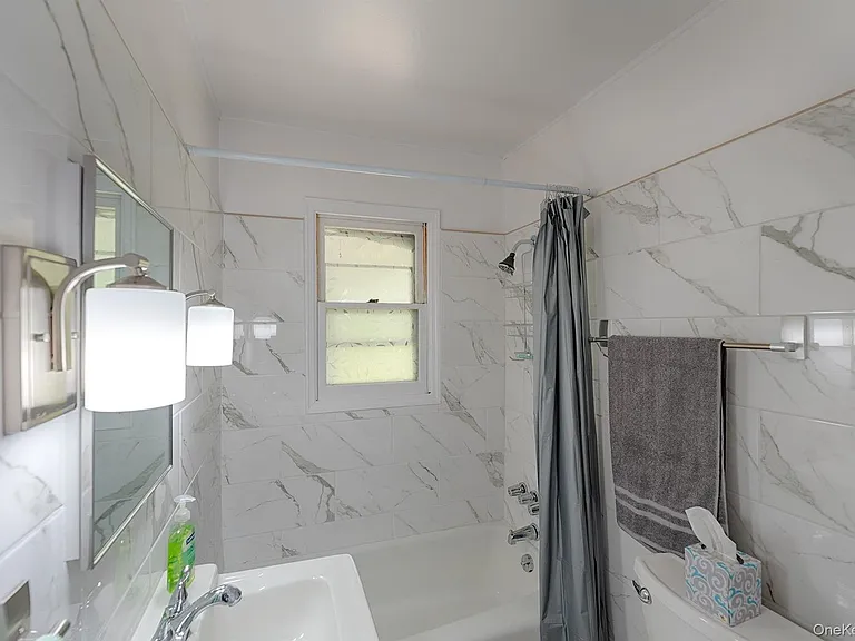 21 Van Dam Rd — Photo 12