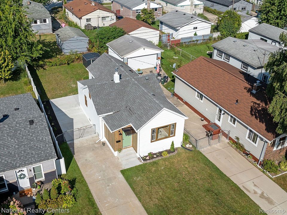 1st image of 26543 Dartmouth St