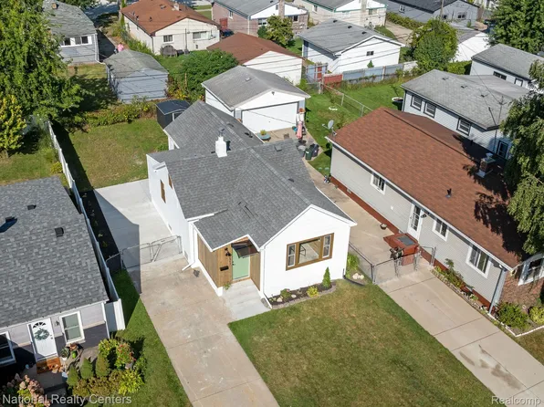 26543 Dartmouth St, Madison Heights, MI 48071