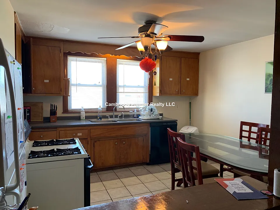 33 Everett Ave #2