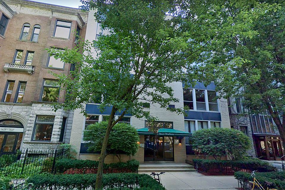 1st image of 1425 N Dearborn St APT 2C