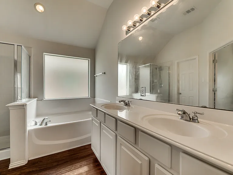 3209 Bloomfield Trl — Photo 2