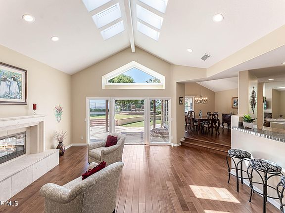 4th image of 470 Twin Oaks Ct