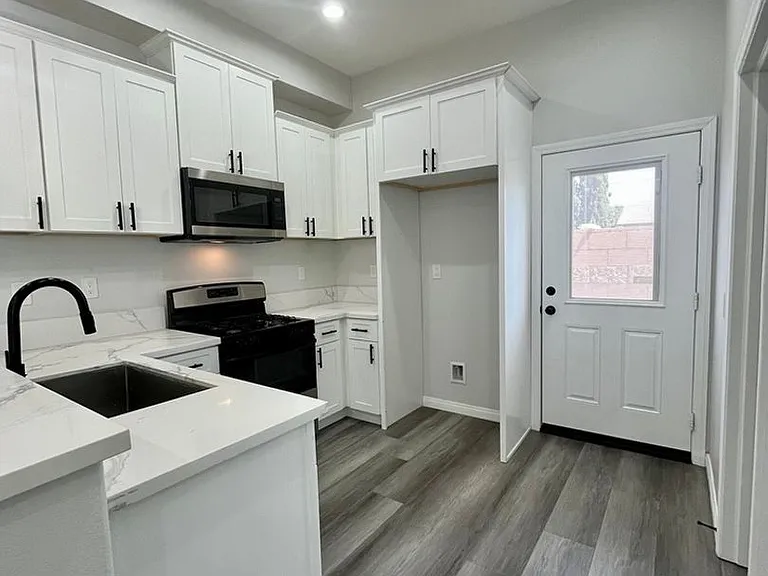 9223 Cypress Ave Fontana, CA 92335 — Photo 10