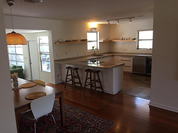 3rd image of 318 35th Street