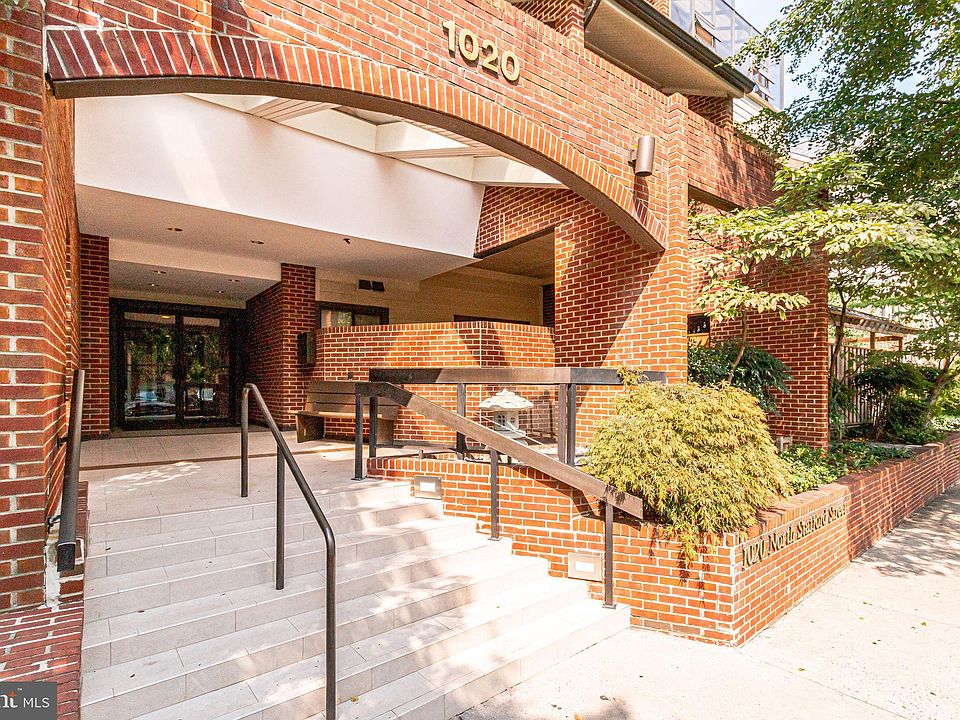1st image of 1020 N Stafford St APT 403