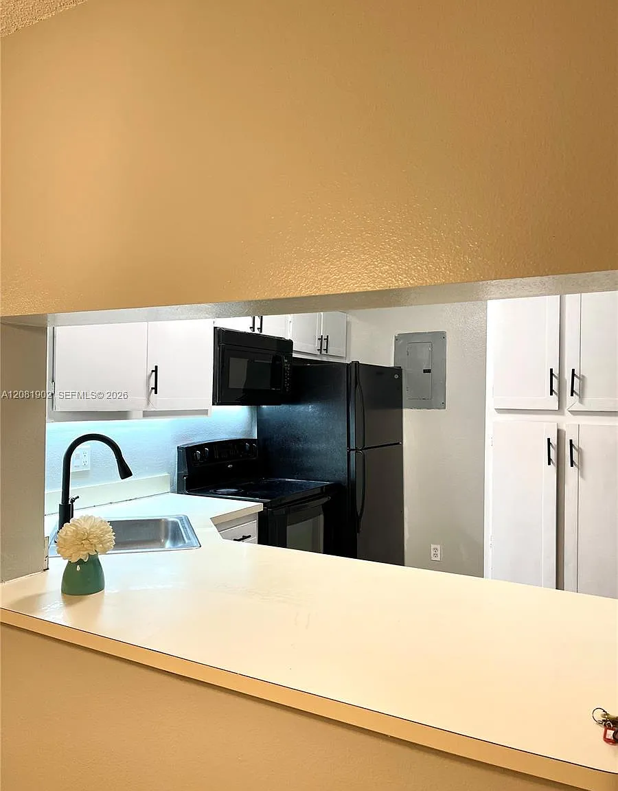 2 bed, 2.0 bath, $1,800 — Photo 3
