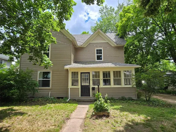 914 6th Avenue, Menomonie, WI 54751