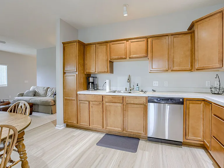 19155 Drexel Cir — Photo 8