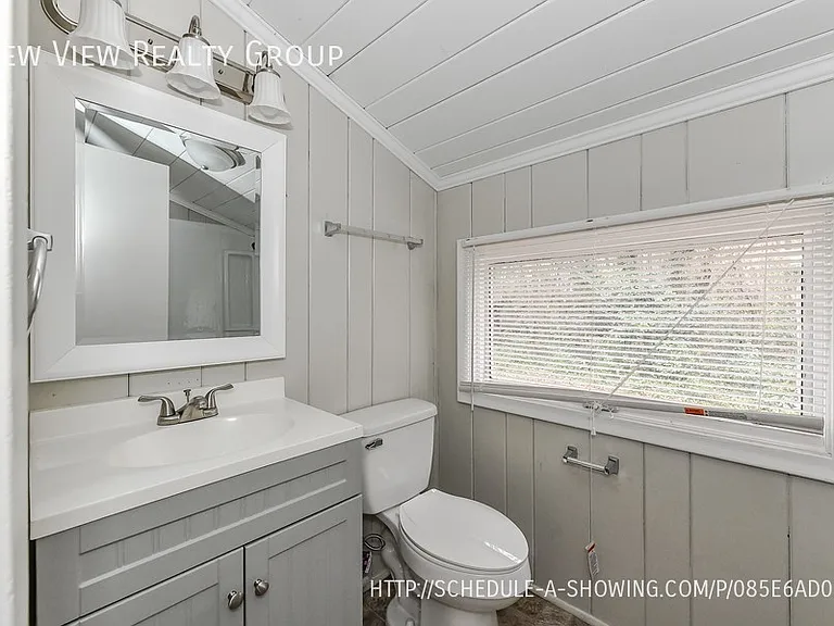 217 Bennett St — Photo 14