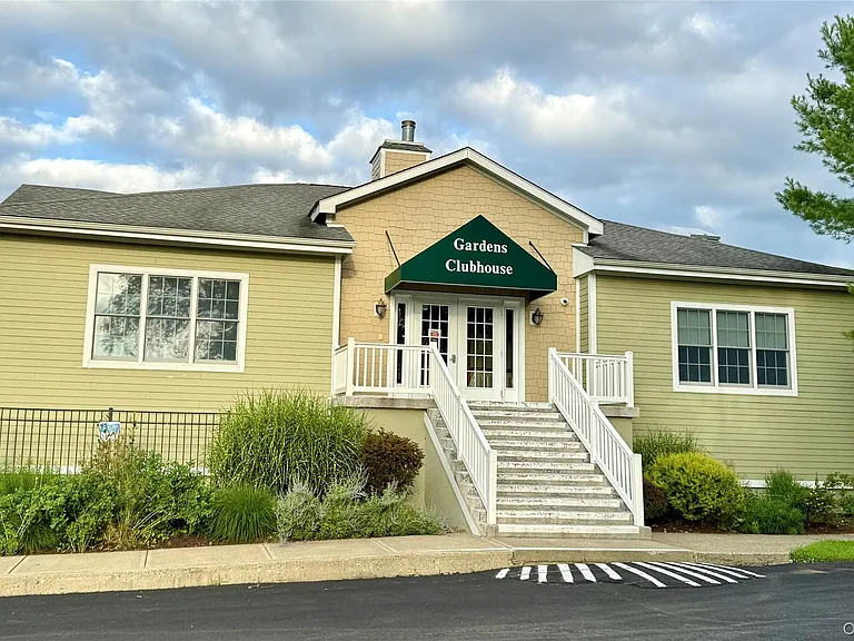 68 Rosemary Way — Photo 16